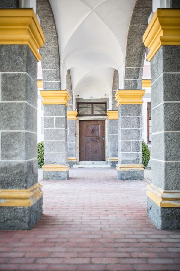 Hotel Schloss Leitheim Dış mekan fotoğraf