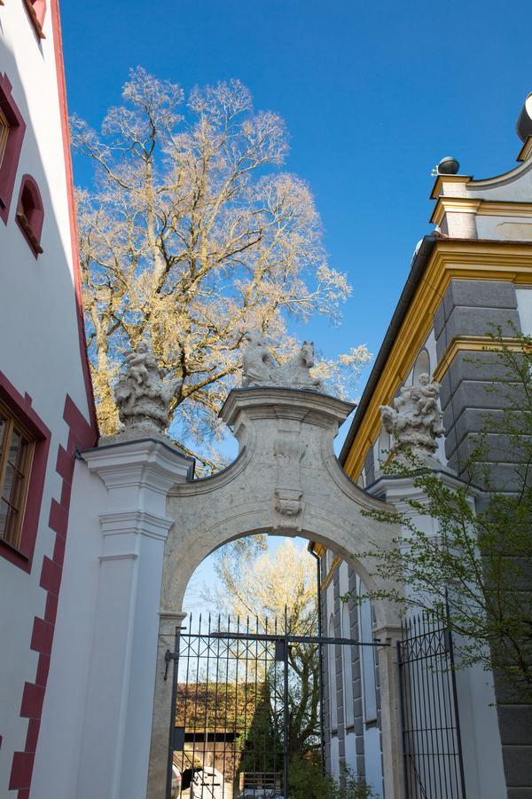 Hotel Schloss Leitheim Dış mekan fotoğraf